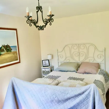 Holiday home Charmante Ancienne Maison Garde-barriere Oise 25min Roissy Betz